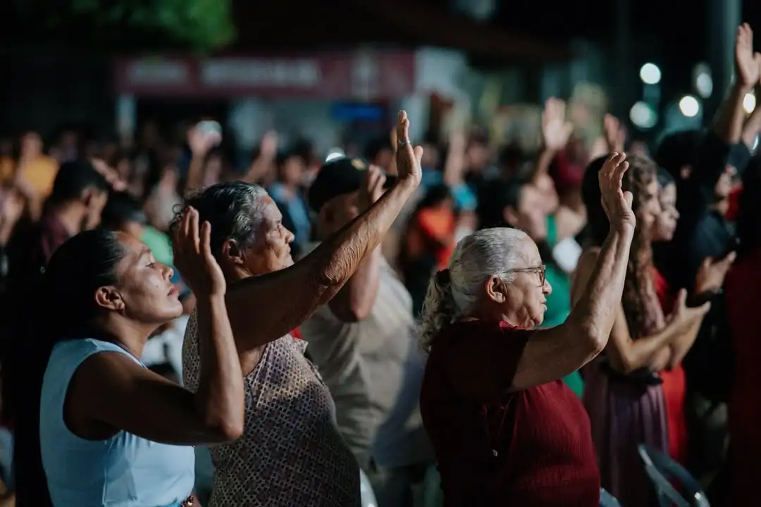 Foto 4 – Noite de louvor e adoração abre celebrações dos 77 anos de São Raimundo das Mangabeiras