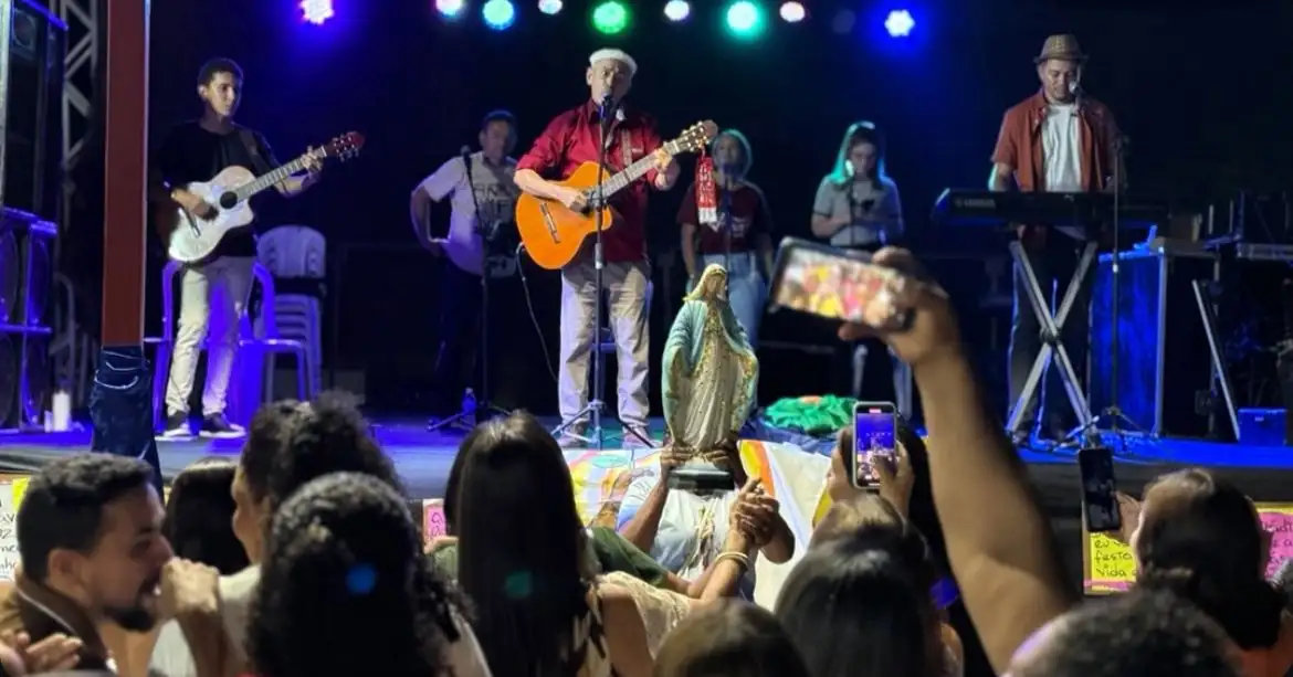 Comunidade de Mangabeiras celebra início dos Festejos de São Raimundo Nonato com show católico