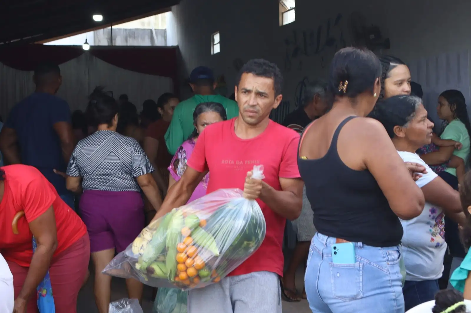 Foto 2 – Mais de 200 famílias são beneficiadas com cestas do Programa de Aquisição de Alimentos em Mangabeiras