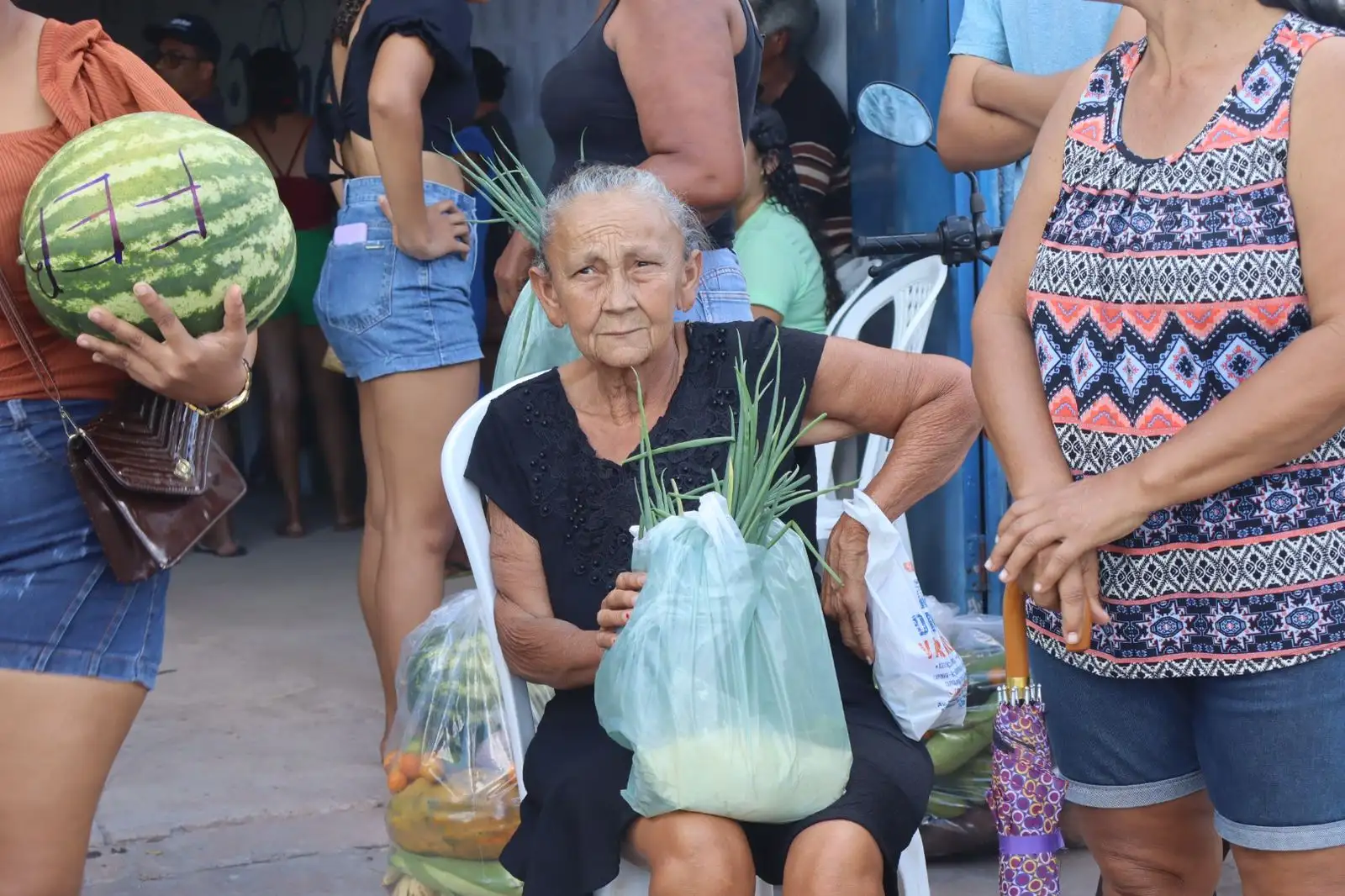 Mais de 200 famílias são beneficiadas com cestas do Programa de Aquisição de Alimentos em Mangabeiras